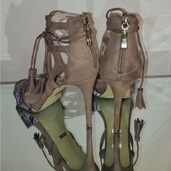 Bebe Lea Tassleled Tie-up Sandal Size 10 - Picture 7 of 16